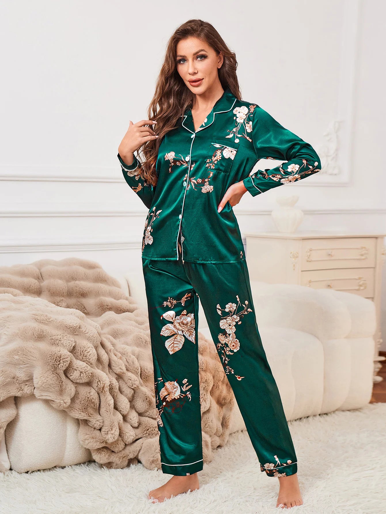Pyjama En Satin Fleuri Pour Femme "Jardin Émeraude"