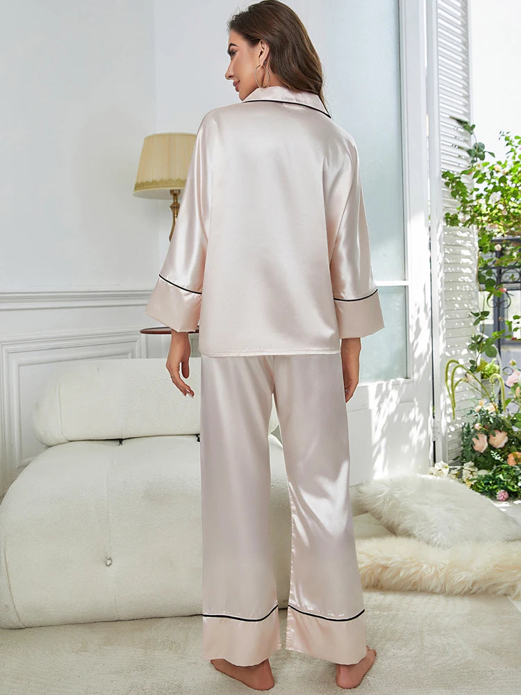 Ensemble Pyjama Pour Femme En Satin "Nacre Étoilée"